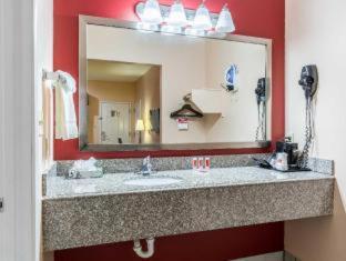 Quality Inn & Suites Bridge City Orange Δωμάτιο φωτογραφία